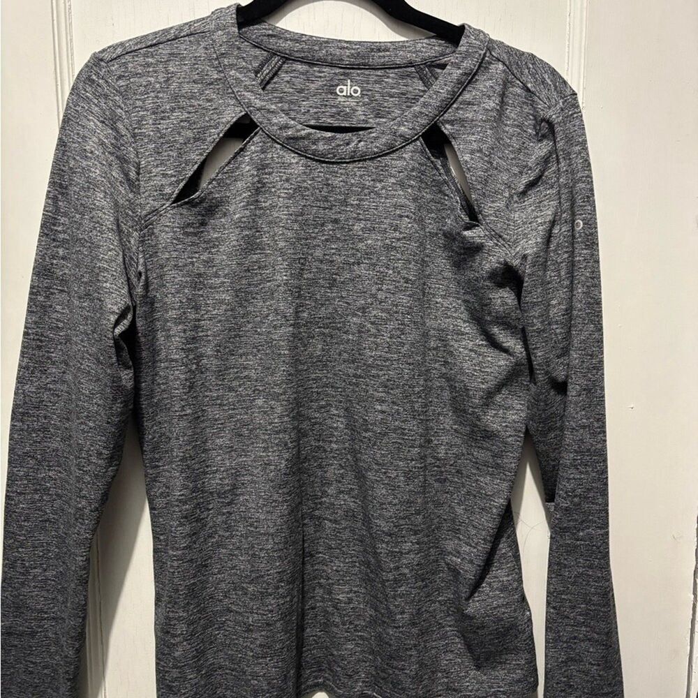 ALO Yoga Charcoal Long Sleeve Cutout Top - size large